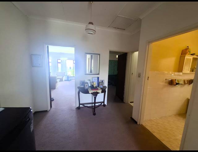 2 BEDROOM APARTMENT FOR SALE IN MANABA BEACH